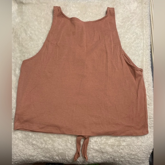 🌸(3/$20) AE button front tie tank - Picture 2 of 6